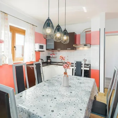 With Parking Space - 7012 Apartment Porec